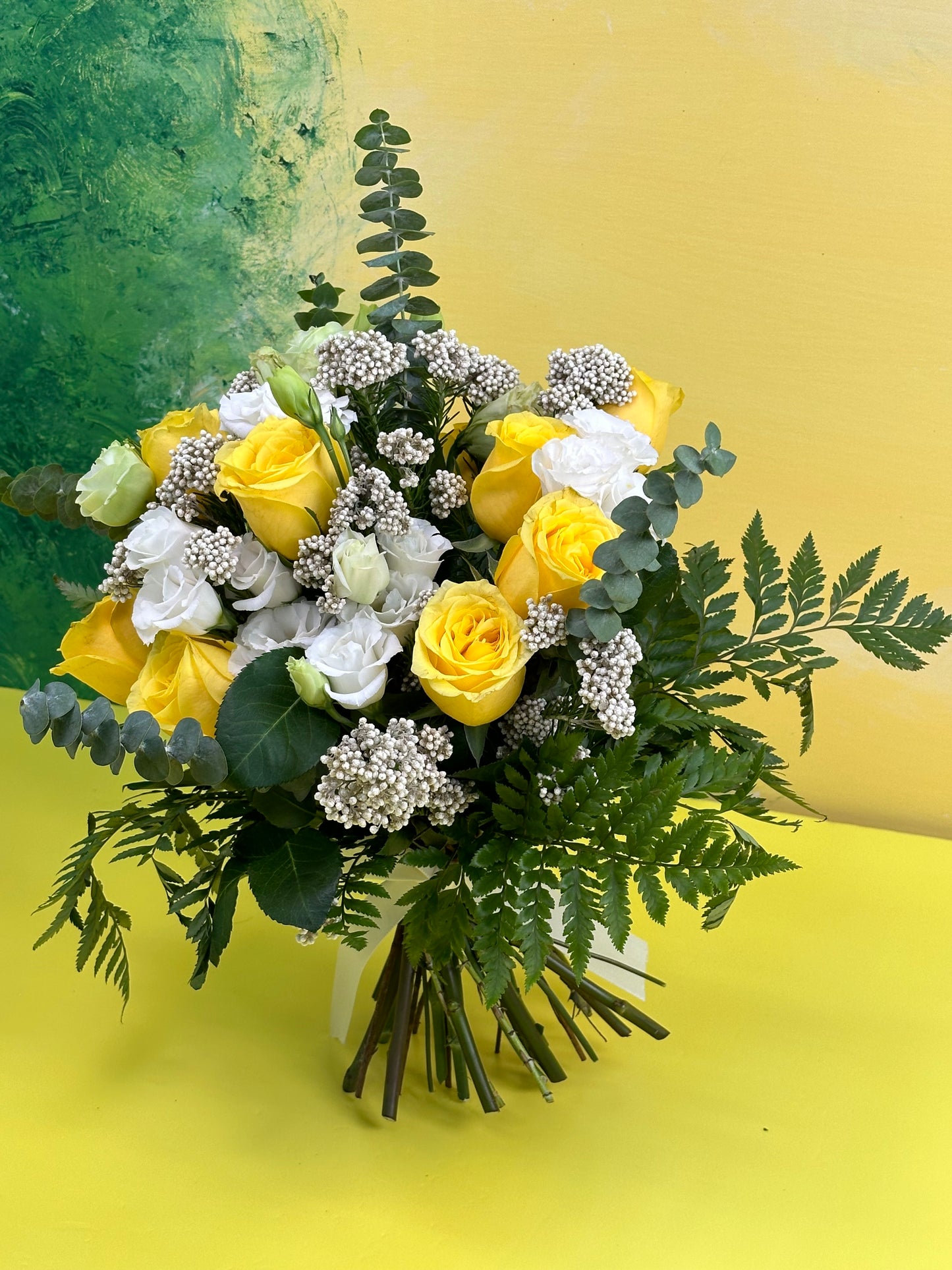 20支 黃白玫瑰＋小米花 花束